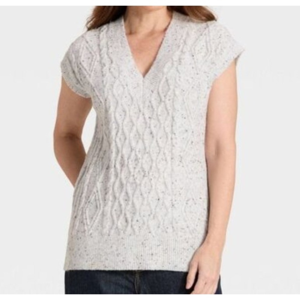 Women's cream Gray Sweater Vest - Universal Thread size L